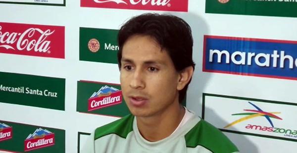 El futbolista Marvin Bejarano en conferencia de prensa antes del primer entrenamiento en Mendoza