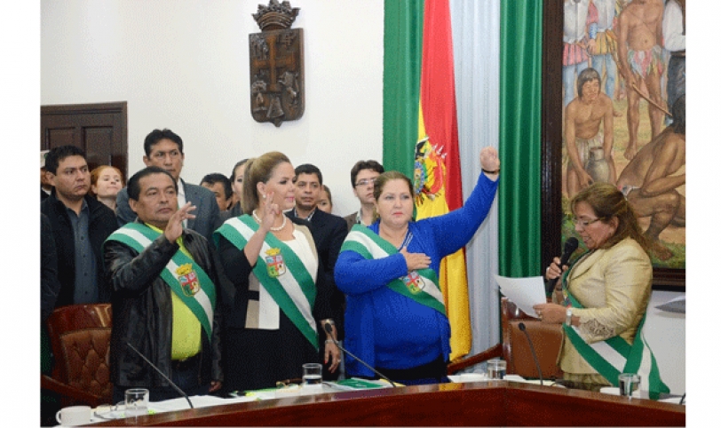 posesión. Angélica Sosa, Hortencia Sánchez y Rómmel Porcel conforman la directiva del Concejo Municipal.