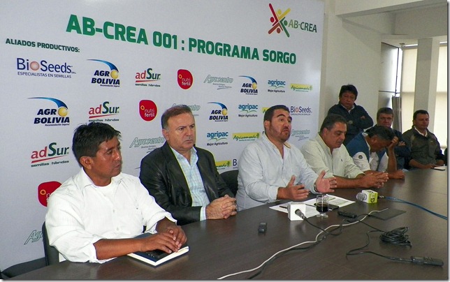 Conferencia de prensa a la cabeza de Fernando Romero, presidente AB-CREA