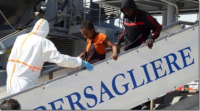 LLEGAN HOY A ITALIA LOS 5.700 INMIGRANTES RESCATADOS EN LAS ÚLTIMAS 48 HORAS