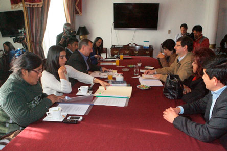 Acuerdan eliminar avales para postulantes al TSE