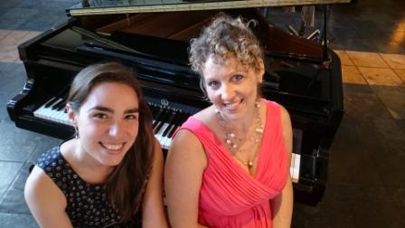 Canto-y-piano-se-unen-en-un-viaje-musical-