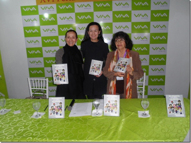 Sara Mansilla, Pdta de la Cámara del Libro, Jenny Gutiérrez, gerente regional de VIVA y Gaby Vallejos, escritora Sara Mansilla, Pdta de la Cámara del Libro, Jenny Gutiérrez, gerente regional de VIVA y Gaby Vallejos, escritora