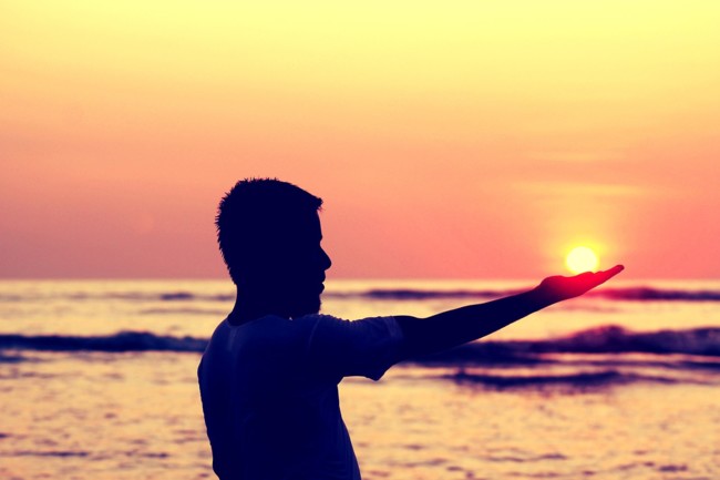 Sun In Hand 693382 1280