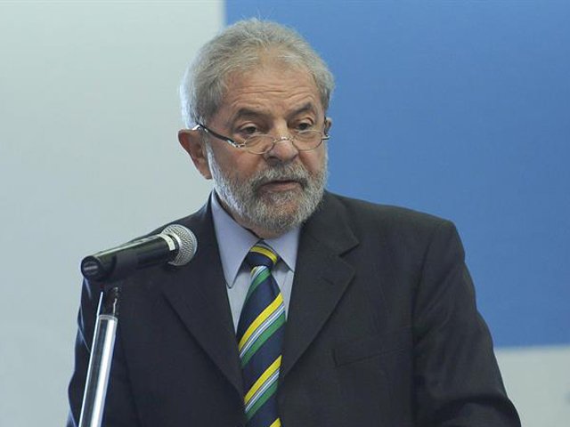Lula denuncia a periodistas por reportaje que lo implica en corrupción