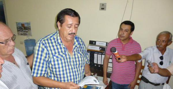 Roberto Vaca Yorge presentó este viernes su renuncia al cargo de Alcalde de esa municipio para buscar la reelección