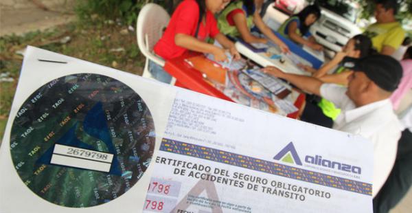 La APS autorizó a la empresa Alianza comercializar el seguro sin la viñeta, pero instruyó a entregar a domicilio el adhesivo hasta el sábado 31 de enero