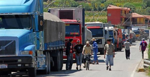 El transporte pesado internacional de Bolivia denuncia que transportistas de otros países se están adjudicando cargas