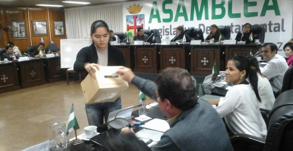 Asamblea legislativa eligió comisiones permanentes