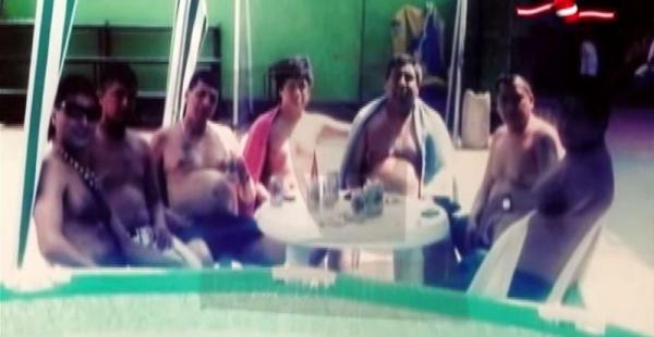Descubren una discoteca que vendía de alcohol y una piscina en la cárcel de Lurigancho en Lima, Perú.