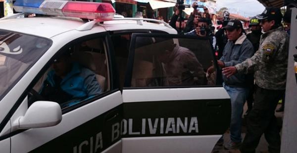 Carmelo Lens, exgobernador de Beni es trasladado por la Policía desde la Fiscalía hasta dependencias de la Felcc