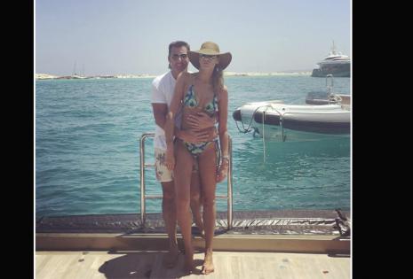 Junto a su esposo Diego Cuéllar