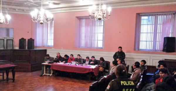 La situación jurídica de los imputados en la mayor traba del diálogo entre el Gobierno y el Comité Cívico Potosinista.
