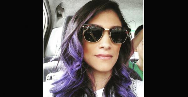La presentadora de TV Analía Roca se animó por un tono violeta