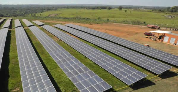 El primer mandatario inauguró los pasados días la segunda fase de Planta Solar Fotovoltaica en Villa Bush.