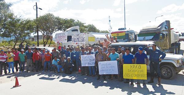 La Cámara de Transporte del Oriente  (CTO) y choferes del Chaco tomaron la frontera