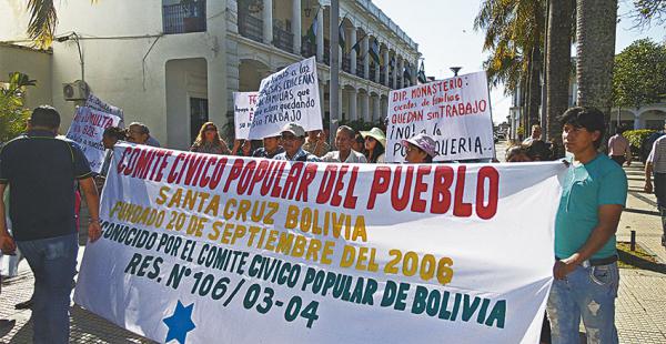 Un grupo de vecinos pide que los responsables del intento de impuestazo dejen la Alcaldía