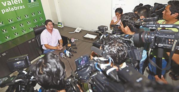 Cortez dijo no ser político, aunque admitió haber hecho campaña electoral por Percy Fernández