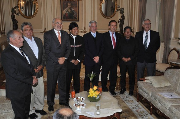 Presidente Evo Morales, vicepresidente Álvaro García Linera y canciller David Choquehuanca se reúnen con expresidentes. -   Apg Agencia