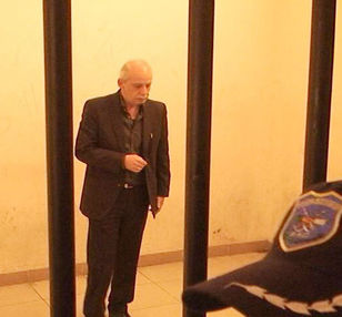 Carlos Chávez, presidente de la FBF al momento de ingresar a una celda
