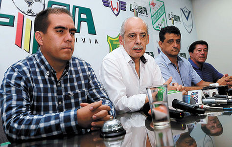 Dirigentes. Carlos Chávez y a su lado, Jorge Justiniano, de la ANF. Foto: AFKA 