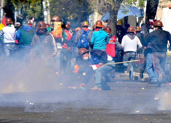 MINEROS EN PIE DE LUCHA.