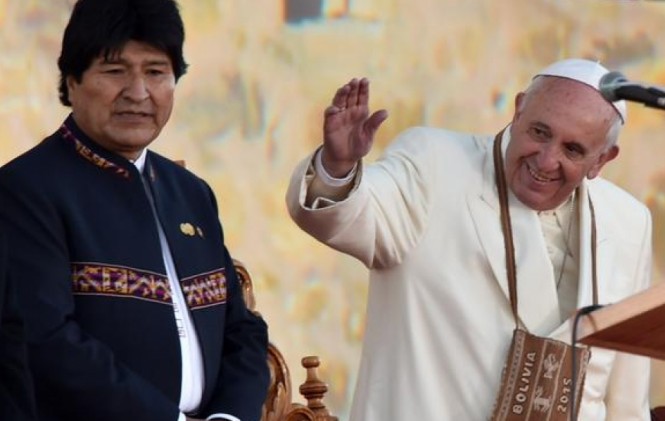 Evo en la bienvenida: ''Quien traiciona a un pobre, traiciona al Papa Francisco'' Evo en la bienvenida: ''Quien traiciona a un pobre, traiciona al Papa Francisco''