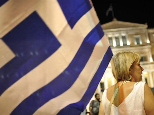 Grecia y acreedores acuerdan calendario de recapitalización bancaria