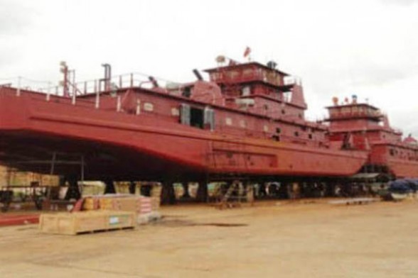 Una de las barcazas compradas a las empresas surcoreanas y que nunca llegaron a Bolivia. | Foto archivo - La Prensa Agencia