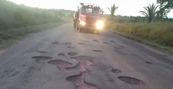 Así está la carretera hacia Beni. La ABC observa que hay sobrecarga en los camiones de alto tonelaje