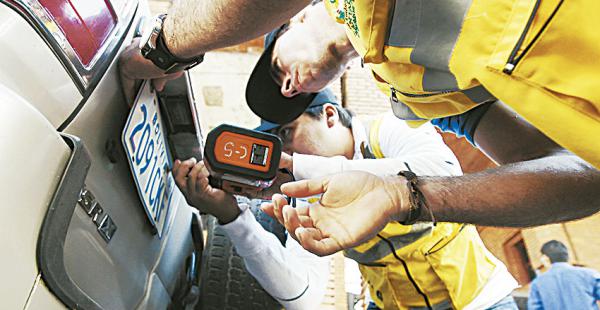 El retiro de las placas sigue en el anillo cero de la ciudad