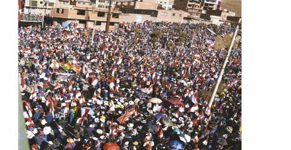 Ante la falta de respuestas satisfactorias del Gobierno, los dirigentes potosinos decidieron llevar sus protestas hasta la ciudad sede de Gobierno