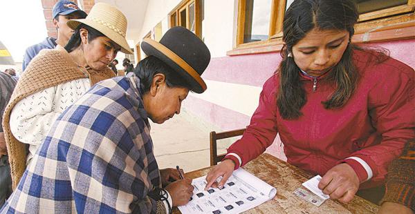 Bolivia registra uno de los niveles más altos de participación en los procesos electorales de las últimas tres décadas desde 1982, cuando se recuperó la democracia del largo periodo dictatorial y autoritario