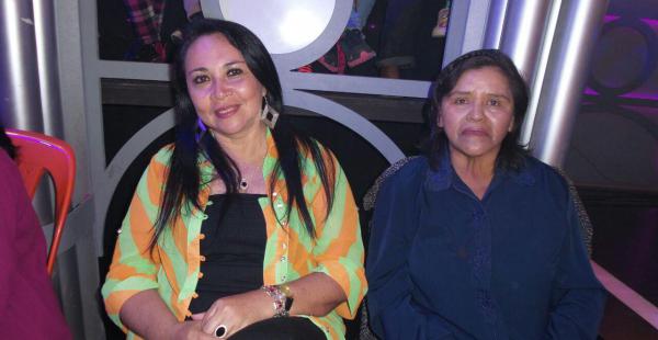 La mamá de Pajarillo y Bismar llegaron para hacerles barra y darles todo su apoyo en este momento especial