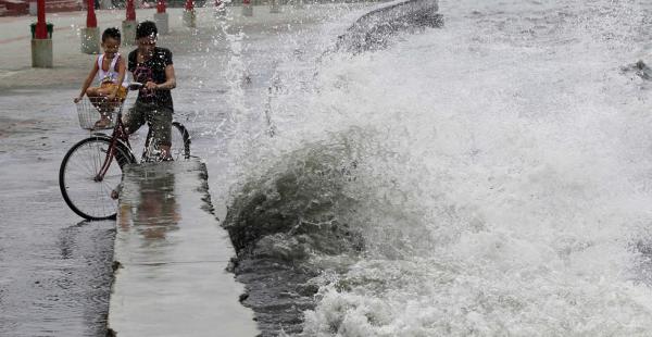 El tifón devastó el norte de Filipinas, donde provocó la muerte de más de una decena de personas