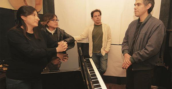 De Izq. a Dcha.: Lluvia Bustos, Canela Palacios, Sebastián Zuleta y Miguel Llanque, en Casa Taller