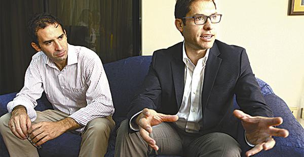 Los representantes de la firma explican la solución tecnológica