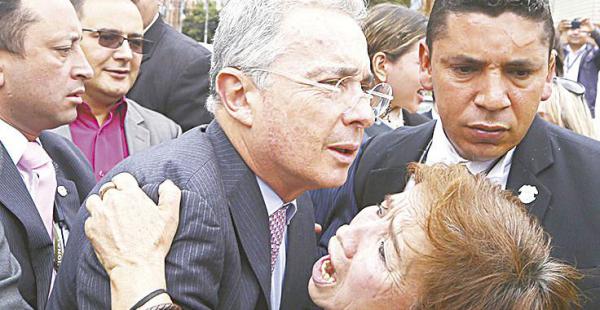 Uribe expresa su preocupación por sus paisanos colombianos