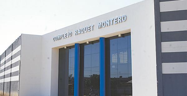 El moderno complejo deportivo de ráquet Montero cuenta con 13 canchas para competencias de alto nivel