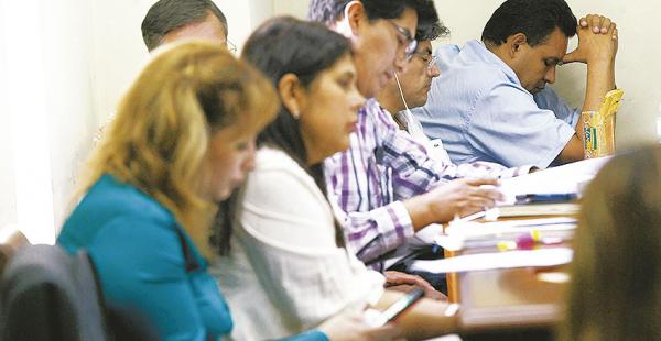 Abogados de los acusados durante la audiencia del jueves