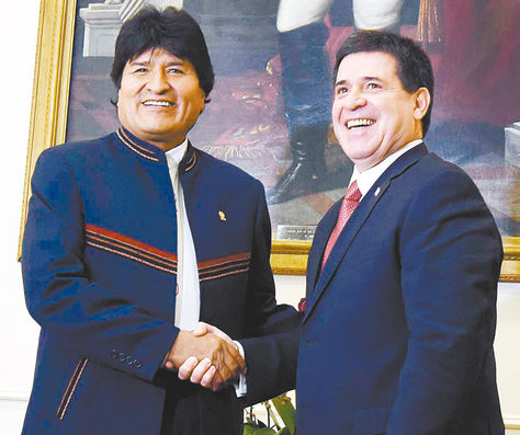 Asunción. Los presidentes Morales y Cartes.