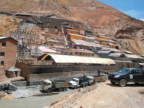 Cooperativas. Imagen panorámica de la mina Siglo XX, Potosí.