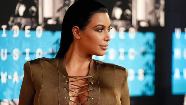 Kim Kardashian es foco de memes por su desfavorable vestimenta en los  premios MTV – 