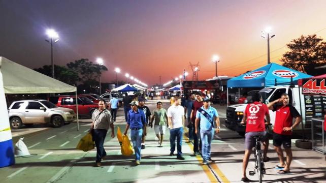 Gran cantidad de gente en este inicio del rally sudamericano.