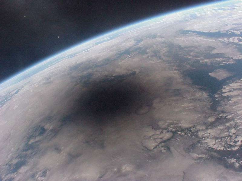 ¡Impactante! Así luce un eclipse visto desde el espacio (Foto) eju.tv
