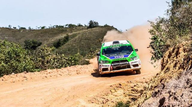 El boliviano Eduardo Peredo cumple una gran carrera este sábado durante la primera etapa del Codasur 2015.