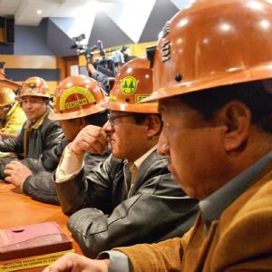 Un centenar de cooperativas cerró sus operaciones mineras