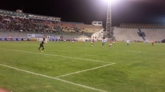 El partido se juega esta noche en el estadio Jesús Bermúdez. Foto. Etzhel Llanque
