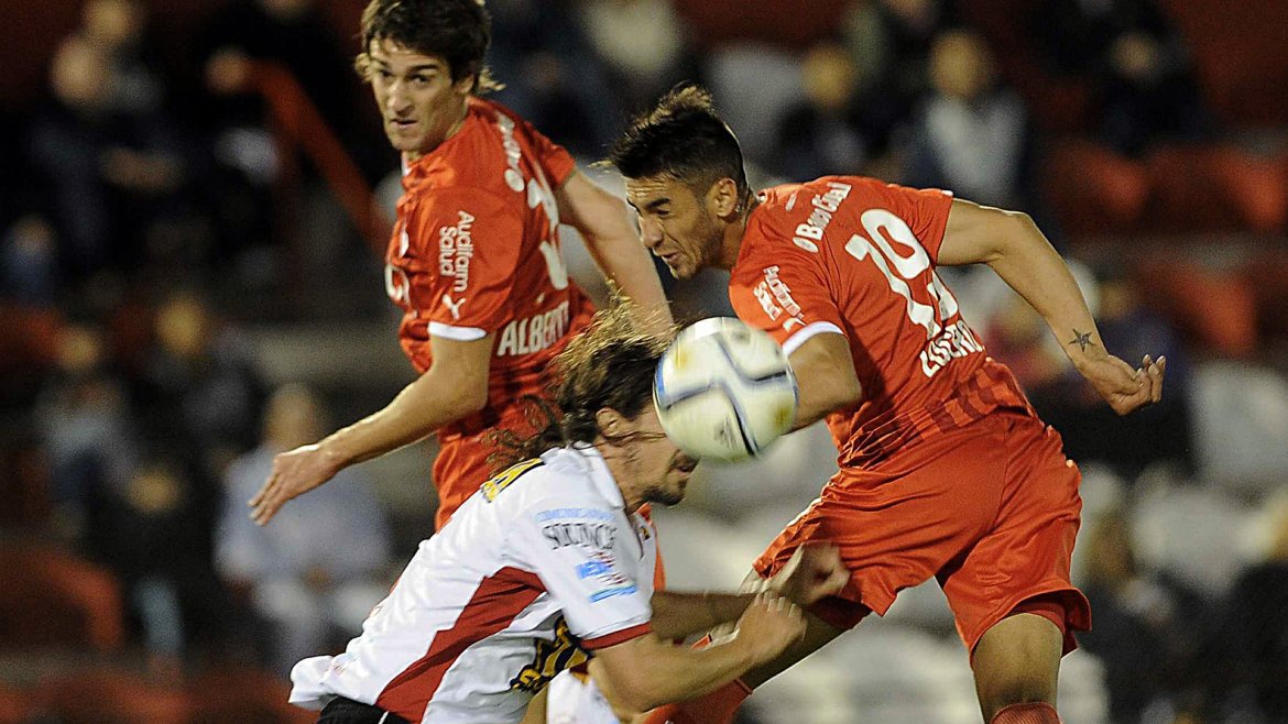 Juan Martín Lucero había puesto en ventaja al Rojo, pero Wanchope Ábila emparejó las acciones en tiempo de descuento. Los de Avellaneda deberán recuperarse en el clásico ante Racing Juan Martín Lucero había puesto en ventaja al Rojo, pero Wanchope Ábila emparejó las acciones en tiempo de descuento. Los de Avellaneda deberán recuperarse en el clásico ante Racing