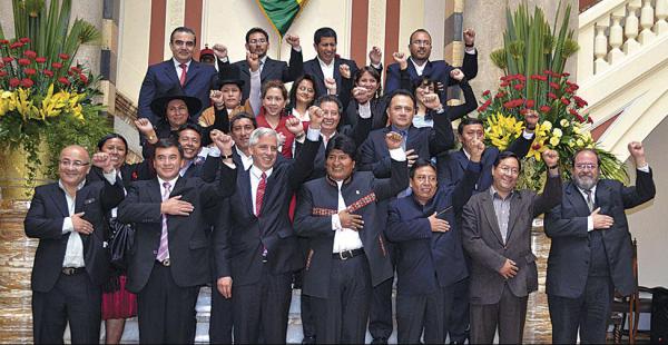 El presidente Morales introdujo 13 cambios en el gabinete presidencial. El 34% son mujeres